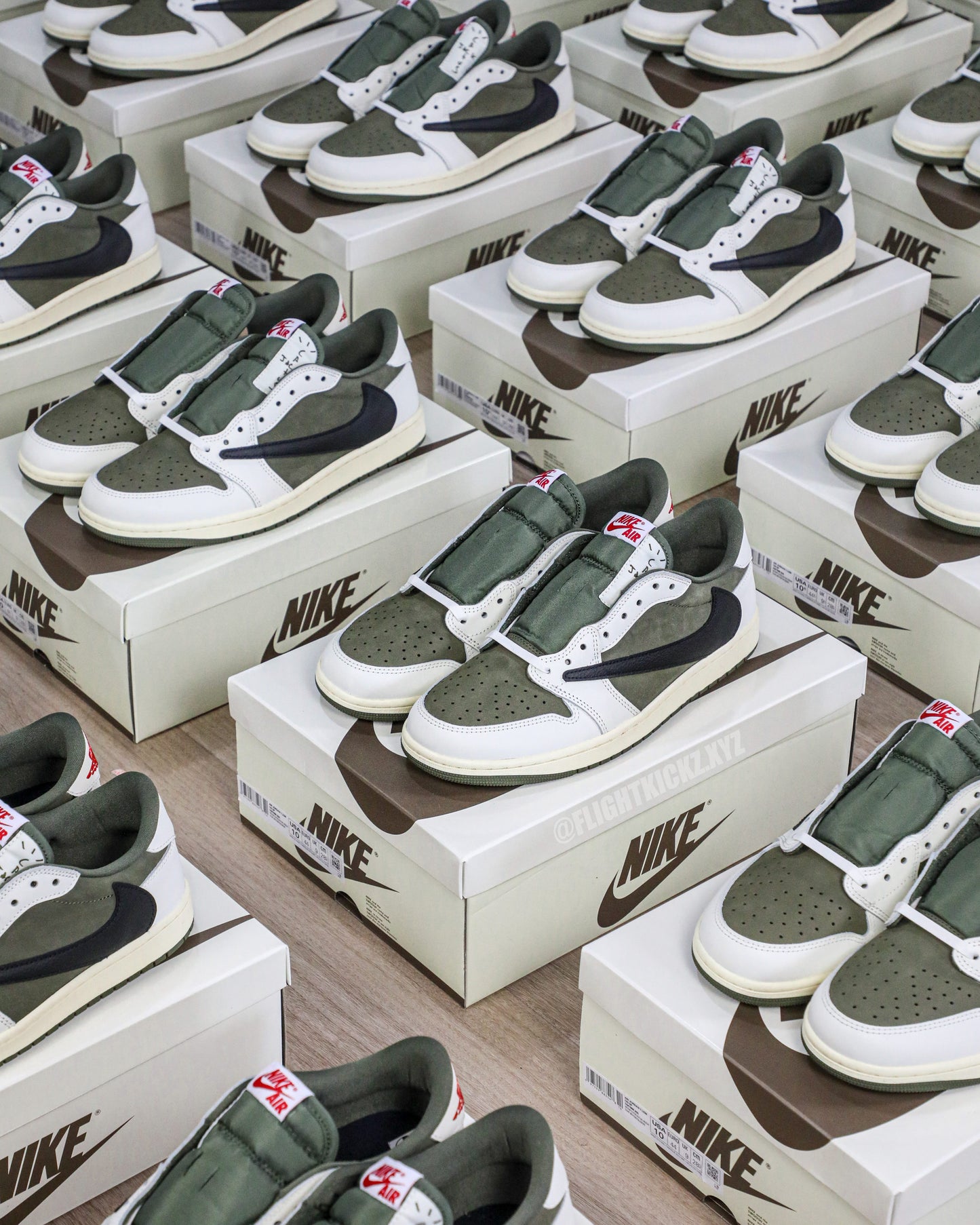 US Warehouse:Travis Scott x Air Jordan 1 ' Medium Olive' (LN5 A1 Batch)
