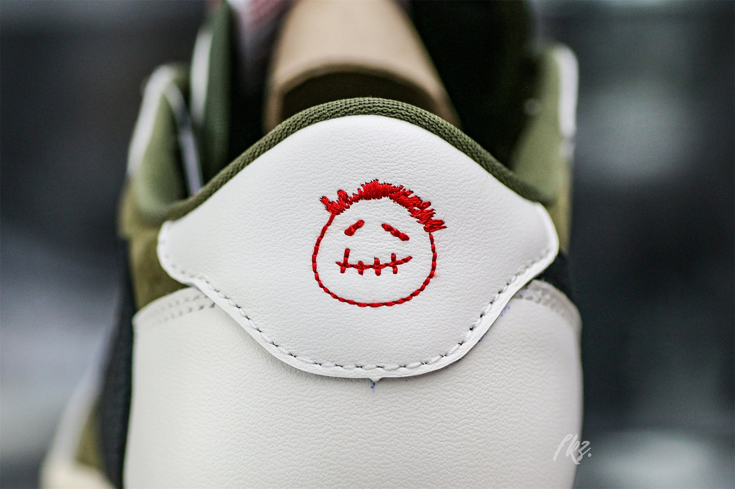 US Warehouse:Travis Scott x Air Jordan 1 ' Medium Olive' (LN5 A1 Batch)