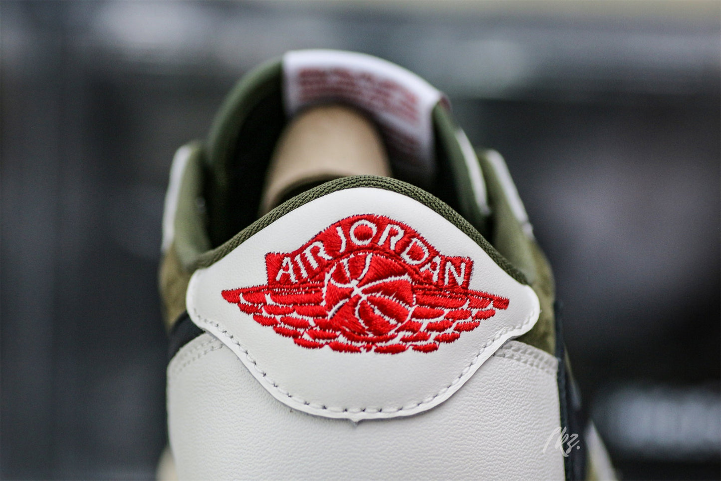 US Warehouse:Travis Scott x Air Jordan 1 ' Medium Olive' (LN5 A1 Batch)