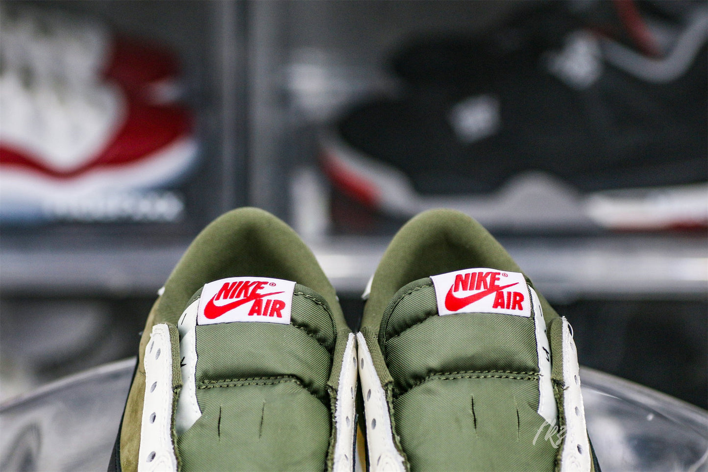 US Warehouse:Travis Scott x Air Jordan 1 ' Medium Olive' (LN5 A1 Batch)