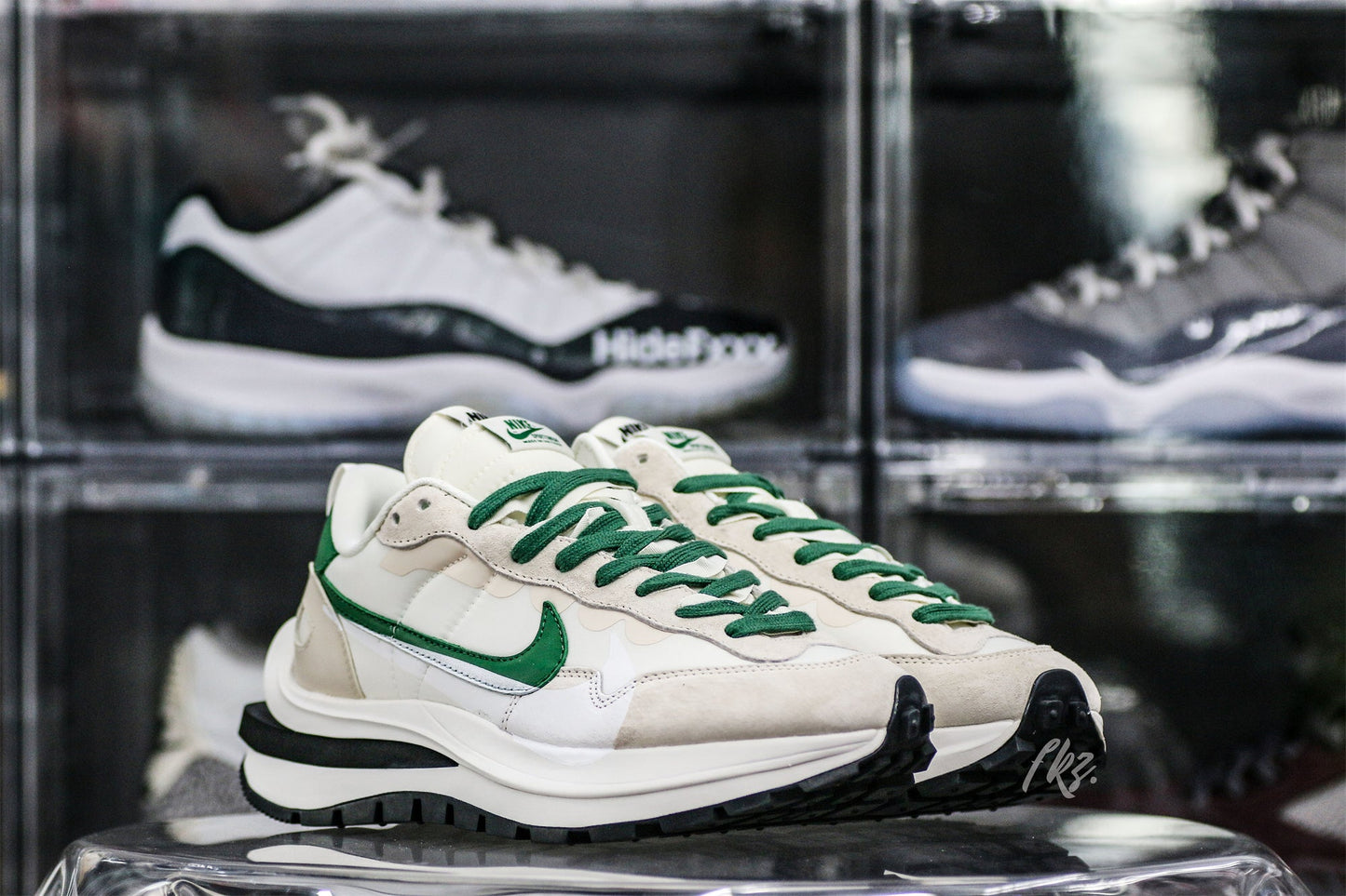 Sacai x colegio Nike VaporWaffle 3.0 White Grey Green