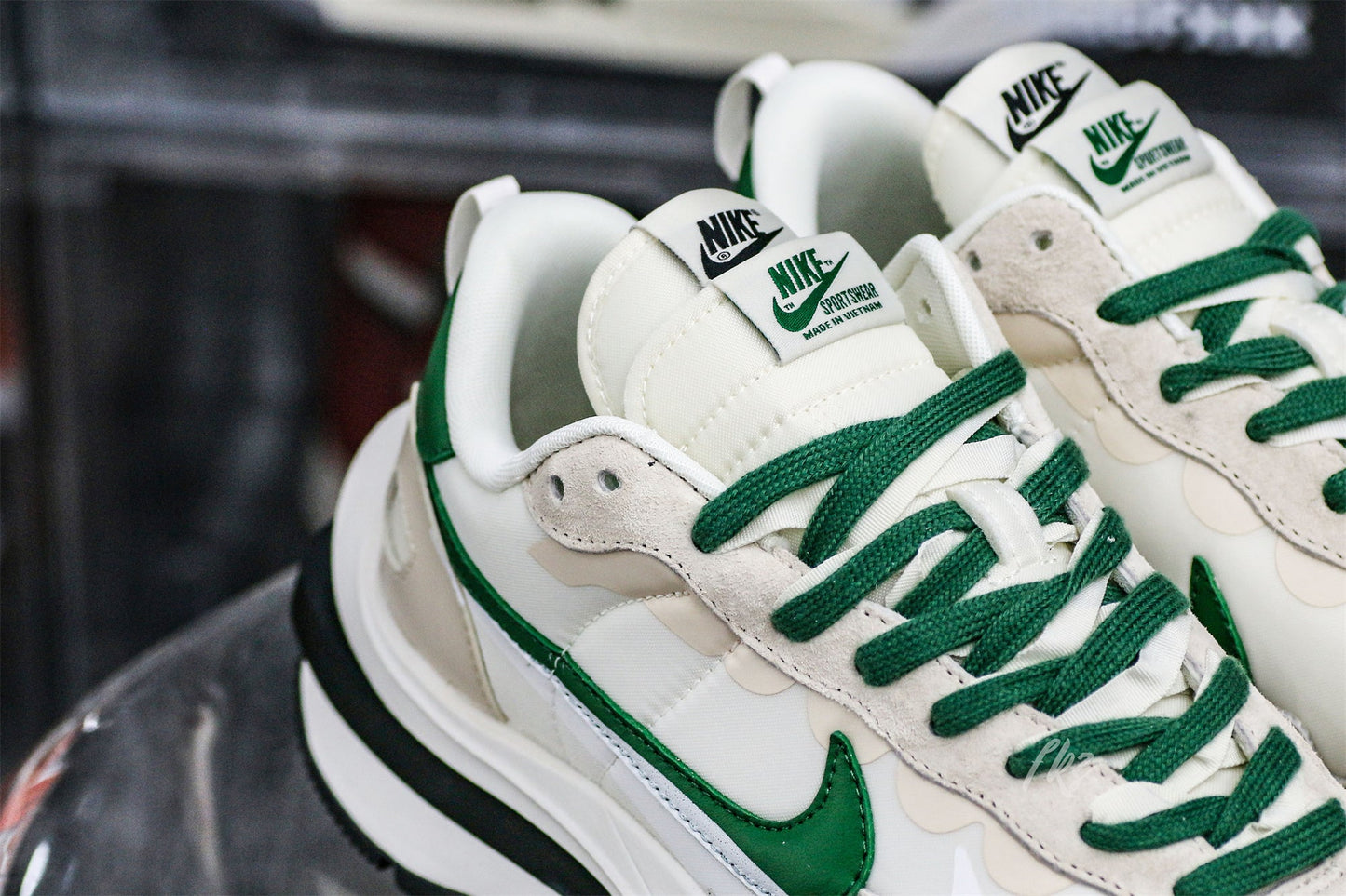 Sacai x colegio Nike VaporWaffle 3.0 White Grey Green