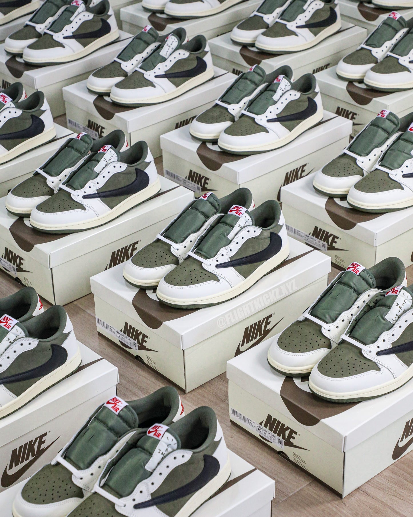 US Warehouse:Travis Scott x Air Jordan 1 ' Medium Olive' (LN5 A1 Batch)