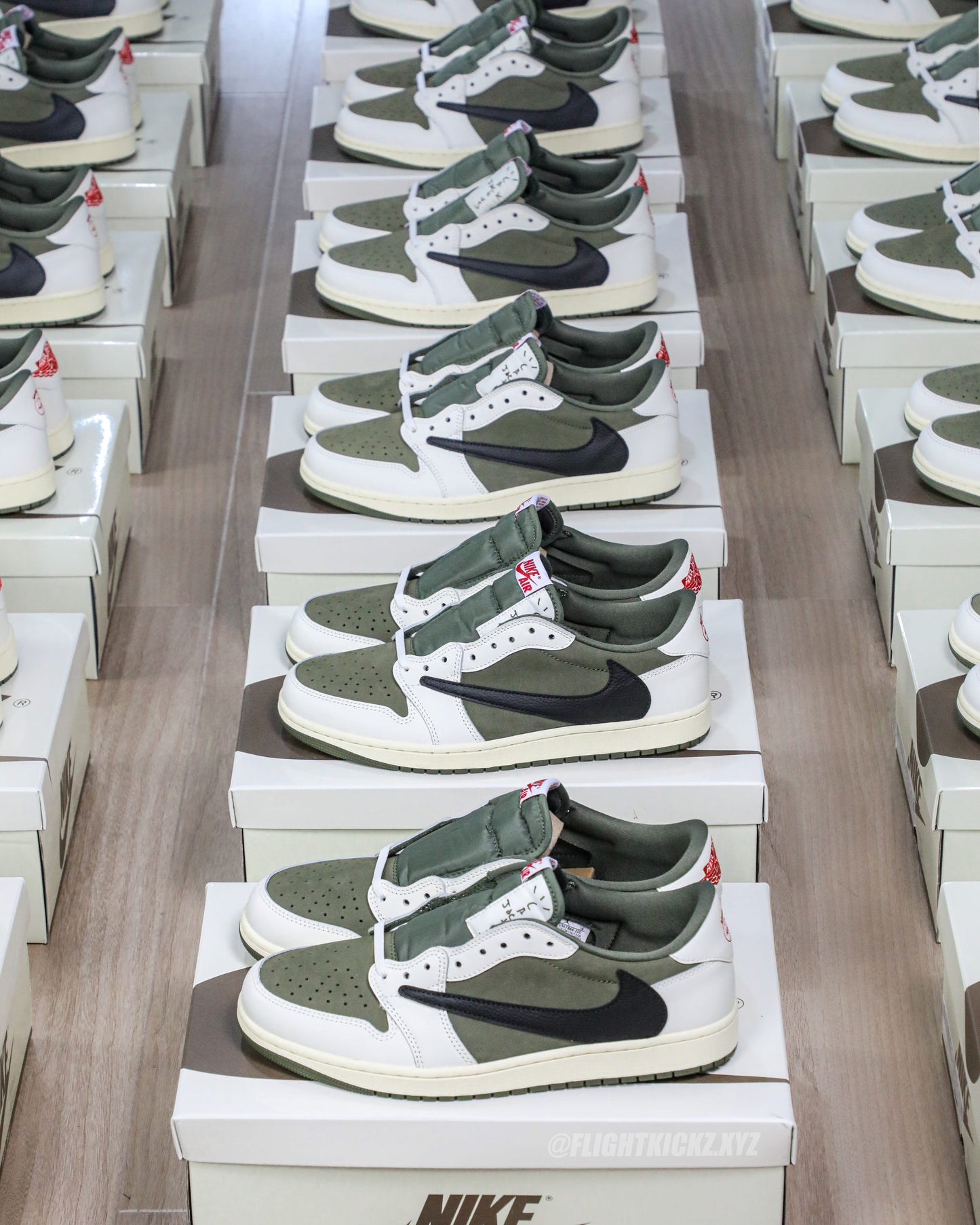 US Warehouse:Travis Scott x Air Jordan 1 ' Medium Olive' (LN5 A1 Batch)