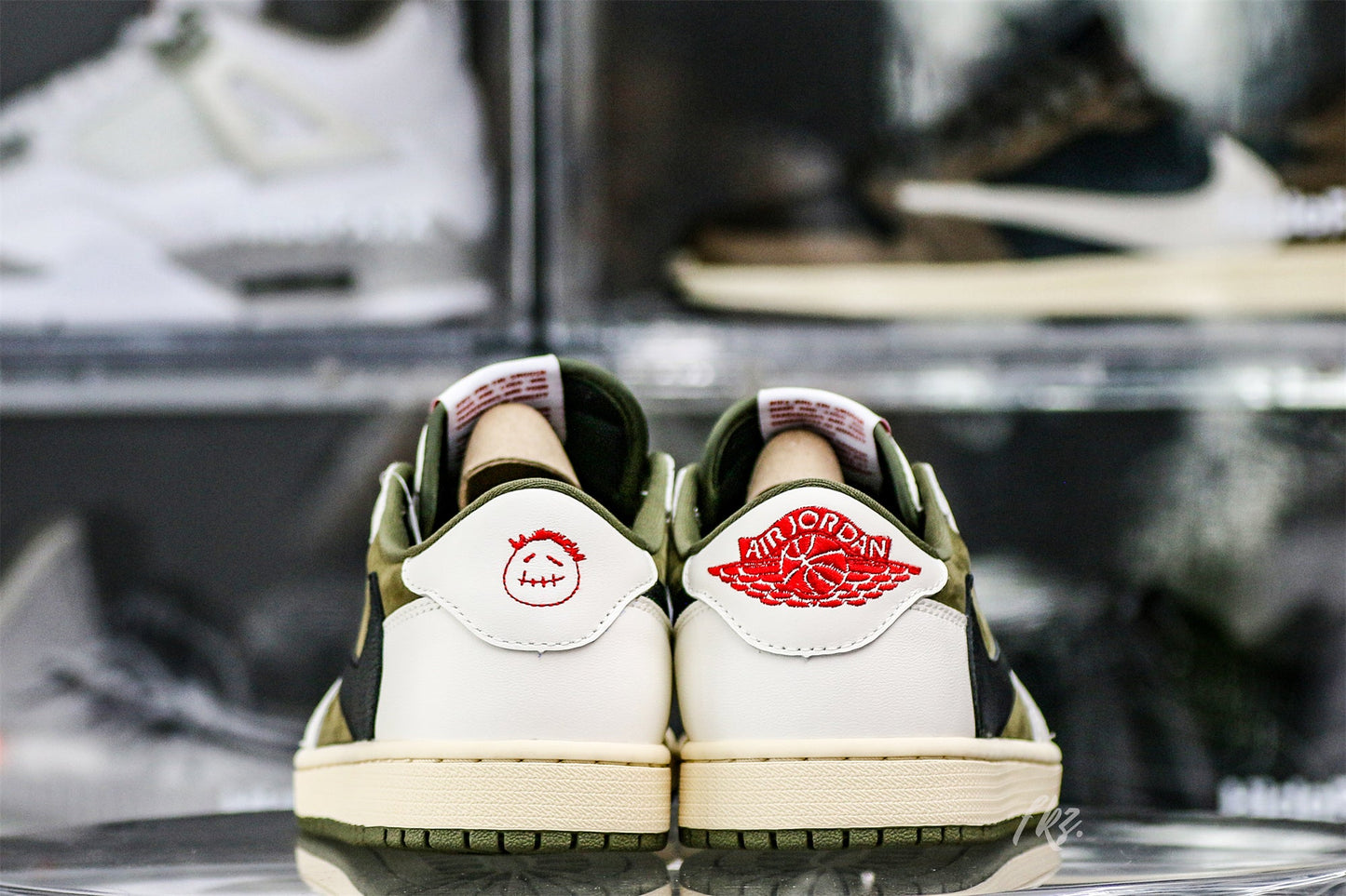 US Warehouse:Travis Scott x Air Jordan 1 ' Medium Olive' (LN5 A1 Batch)