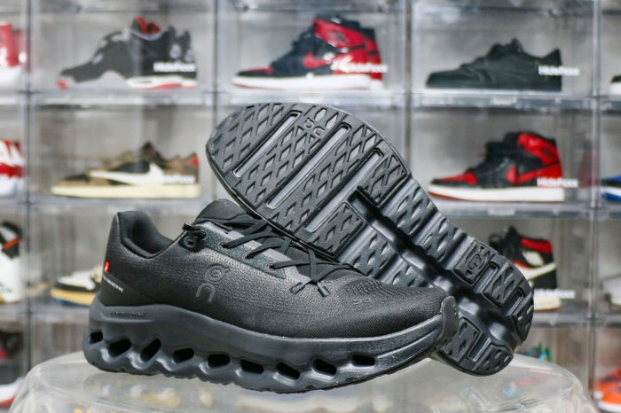 On Cloudtilt Black Eclipse