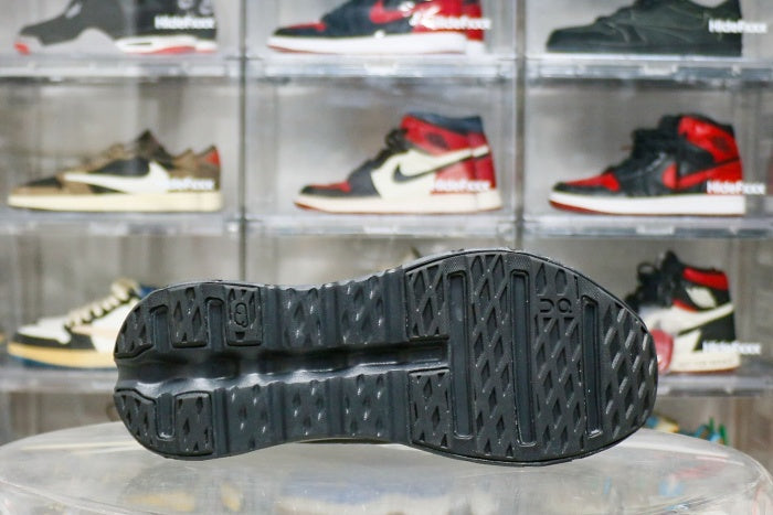 On Cloudtilt Black Eclipse