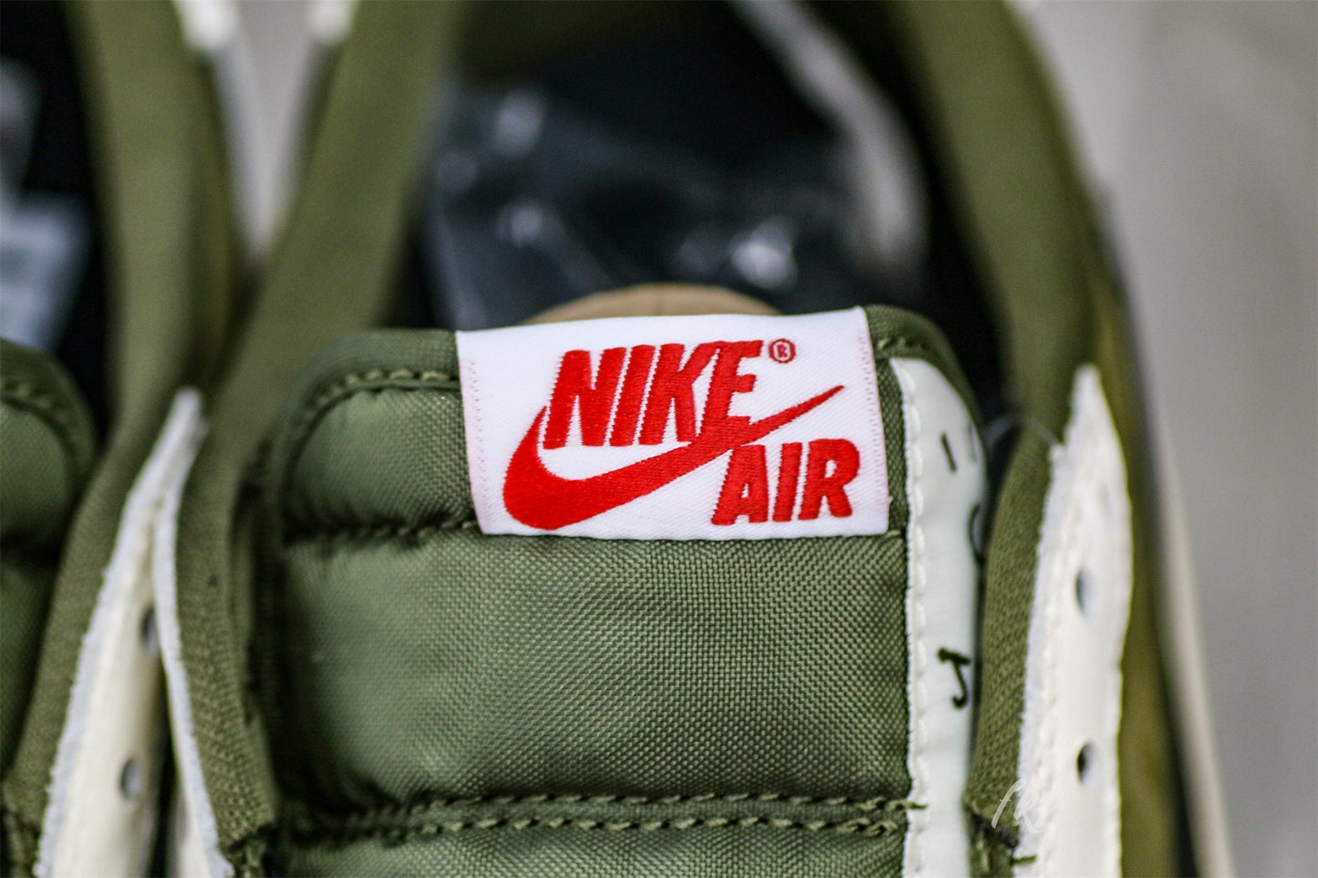 US Warehouse:Travis Scott x Air Jordan 1 ' Medium Olive' (LN5 A1 Batch)