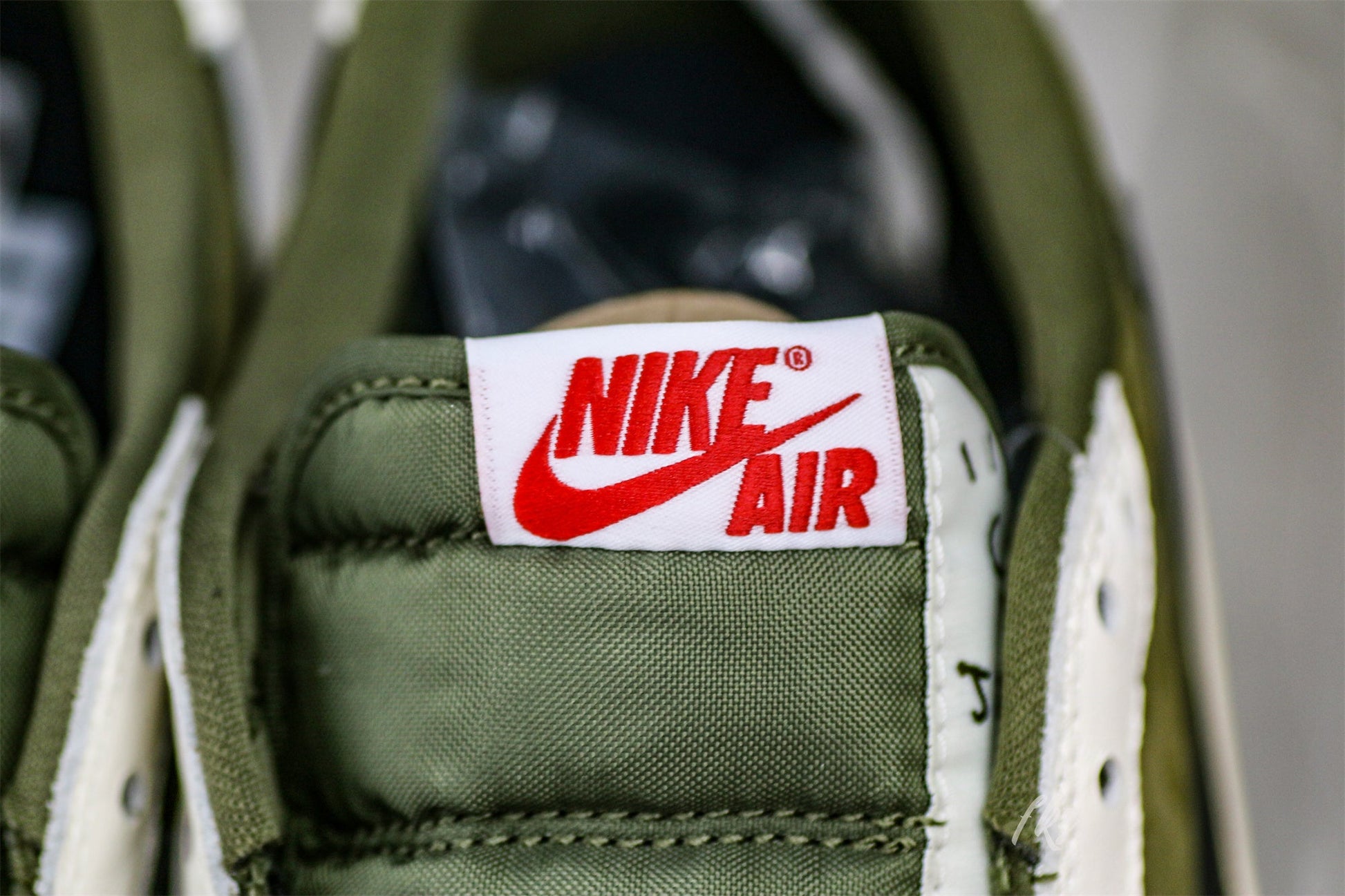 US Warehouse:Travis Scott x Air Jordan 1 ' Medium Olive' (LN5 A1 Batch)