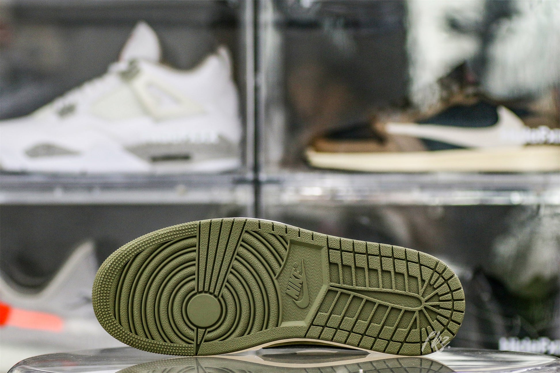 US Warehouse:Travis Scott x Air Jordan 1 ' Medium Olive' (LN5 A1 Batch)