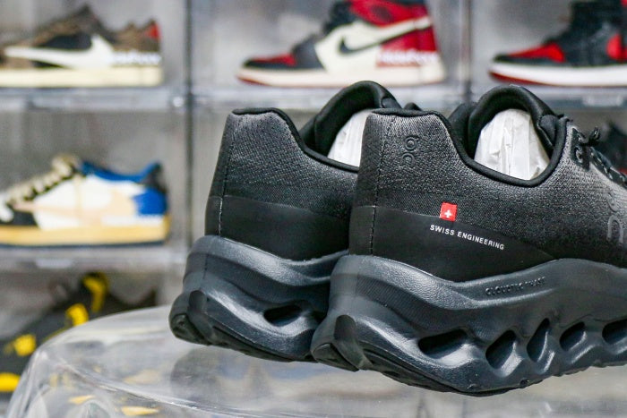 On Cloudtilt Black Eclipse