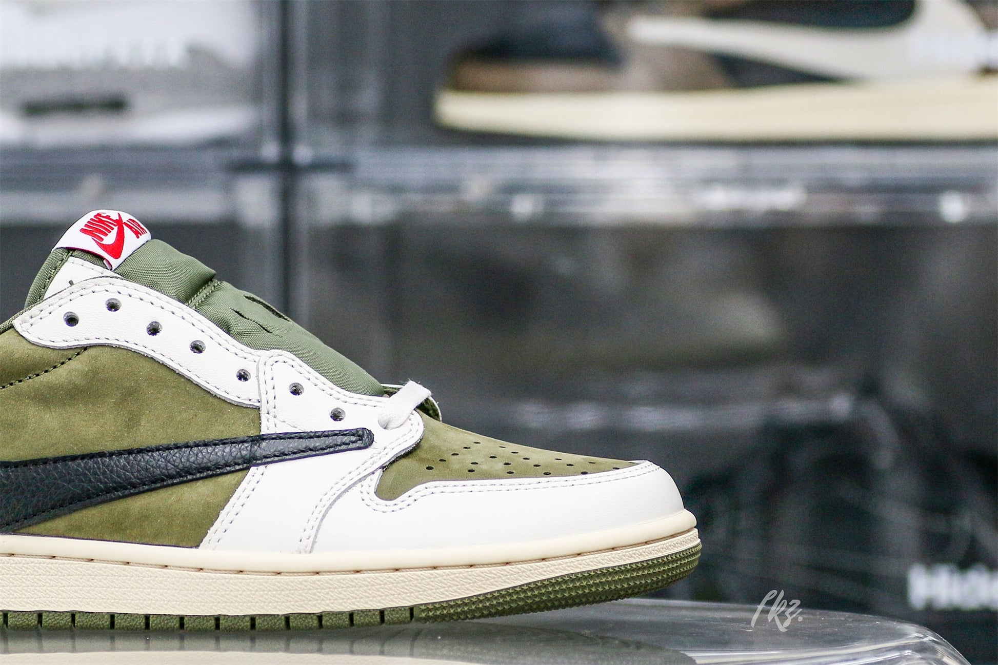 US Warehouse:Travis Scott x Air Jordan 1 ' Medium Olive' (LN5 A1 Batch)