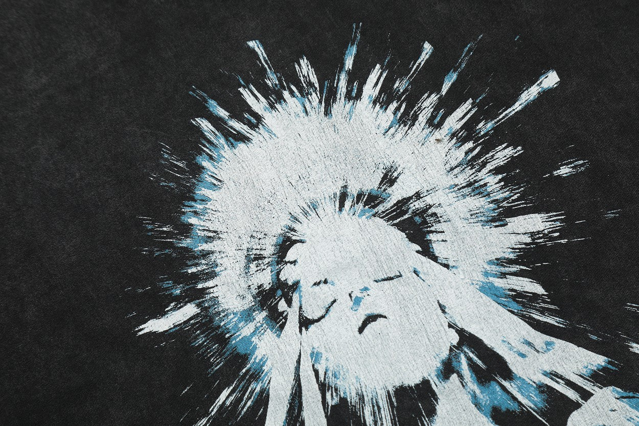 Gallery Dep Under the light, the portrait of the goddess is printed and washed to make old short sleeves.